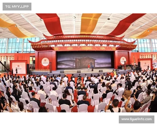 开幕式突出北京文化特色，京剧元素与游泳动作融合表演