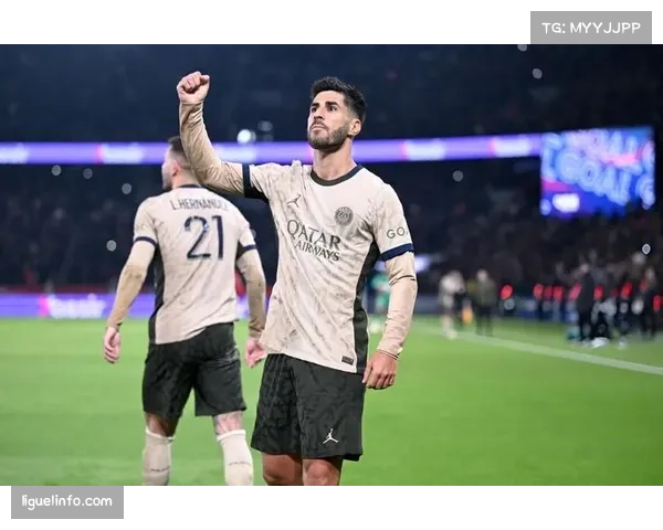 法甲赛场，巴黎圣日耳曼新星埃梅里开场三分钟即取得进球